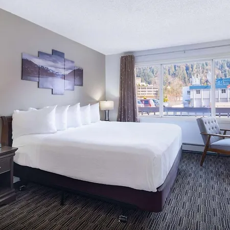 Ramada By Wyndham Juneau Exterior photo
