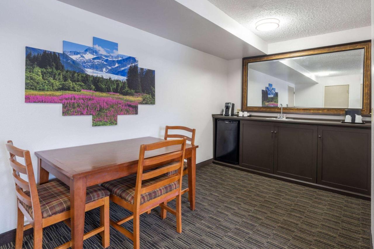 Ramada By Wyndham 3* Juneau