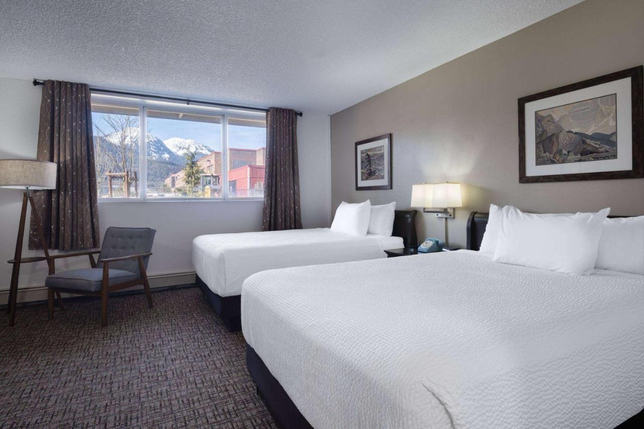 Ramada By Wyndham 3*